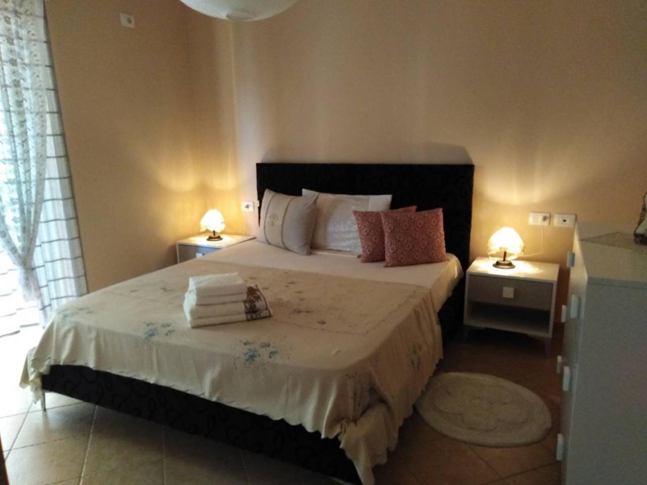 Jelena'S Luxury Apartments Sarandë Buitenkant foto