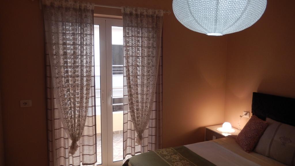 Jelena'S Luxury Apartments Sarandë Buitenkant foto