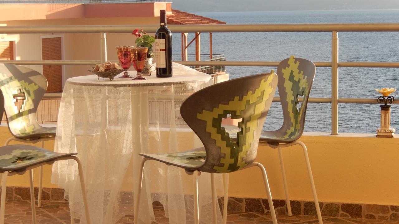 Jelena'S Luxury Apartments Sarandë Buitenkant foto